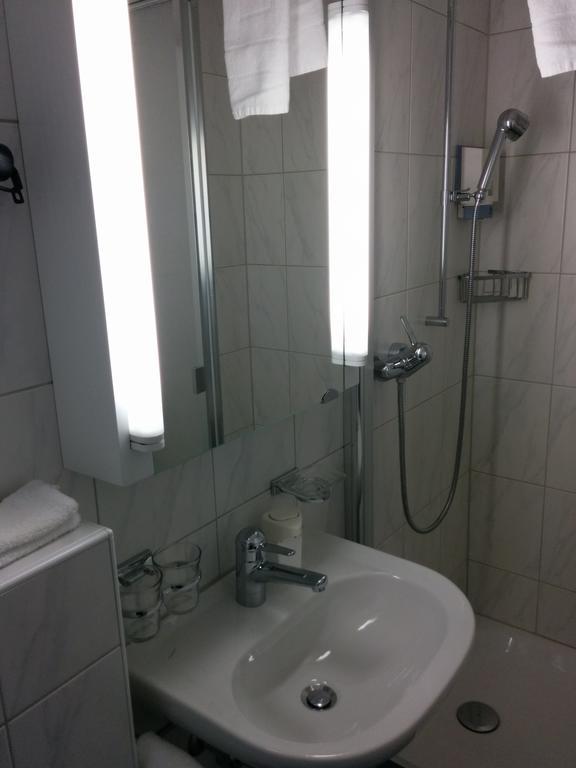Hotel Terminus Samedan Room photo