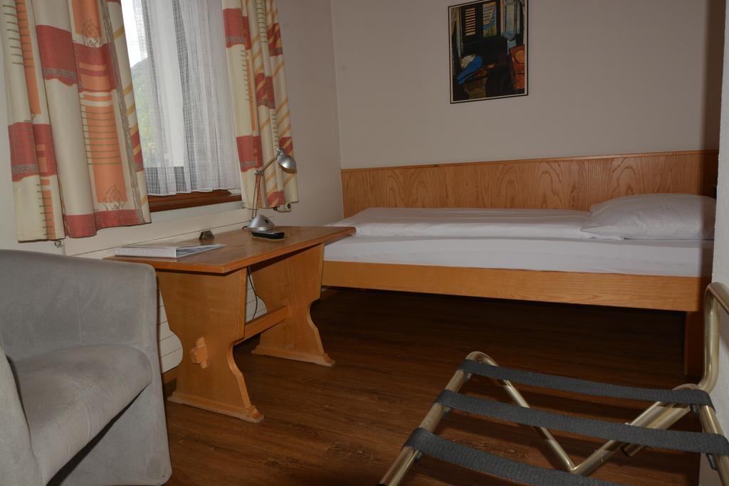 Hotel Terminus Samedan Exterior photo