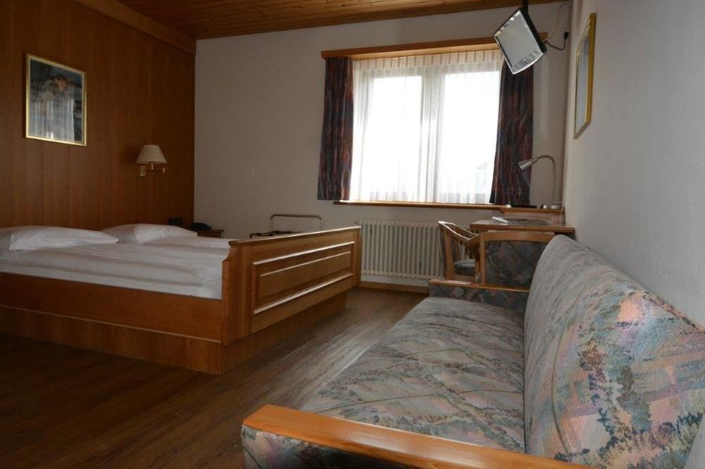 Hotel Terminus Samedan Exterior photo